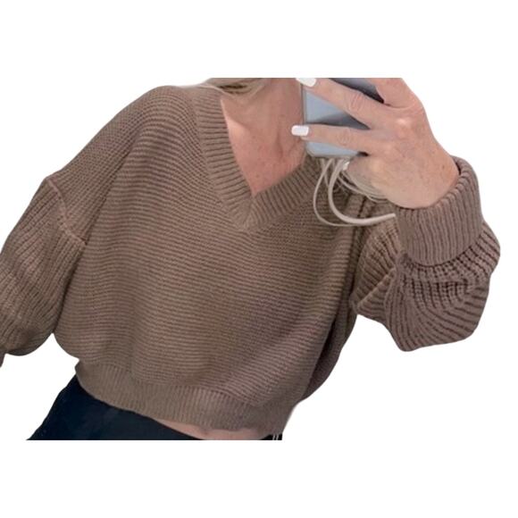 NWT REVOLVE & ANTHROPOLOGIE lovers COMMENSE taupe cropped Sweater XS - Picture 2 of 13